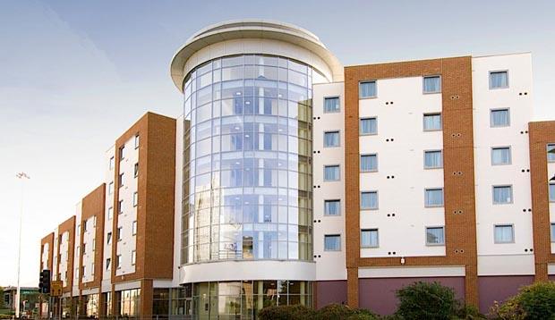 Exterior of Premier Inn Reading Central