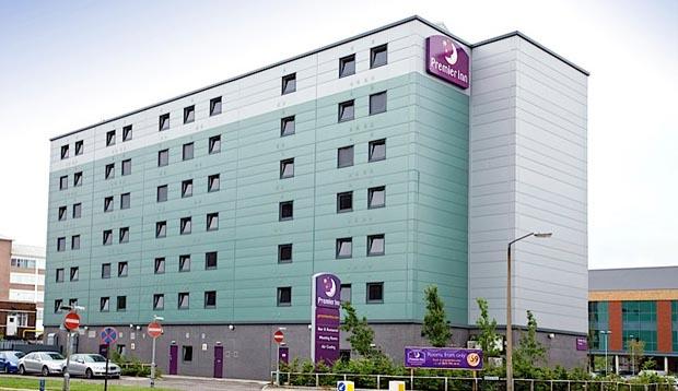 Exterior of Premier Inn London Elstree / Borehamwood