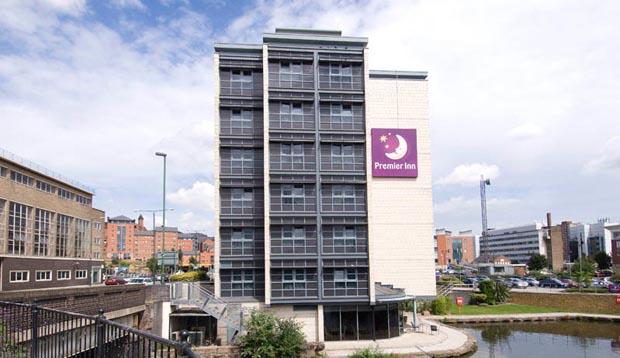 Exterior at Premier Inn Nottingham Arena (London Road) hotel