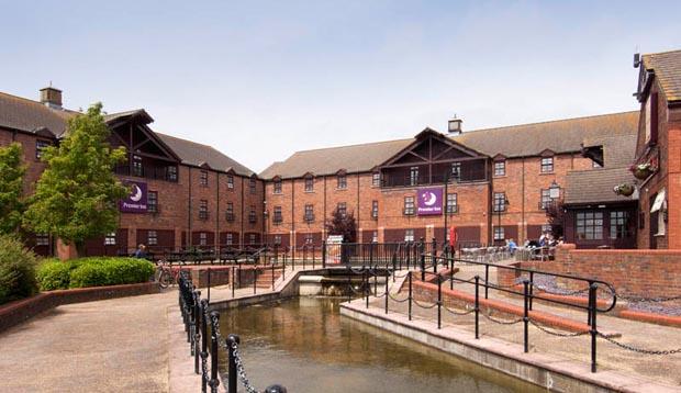 Milton Keynes South West (Furzton Lake) exterior